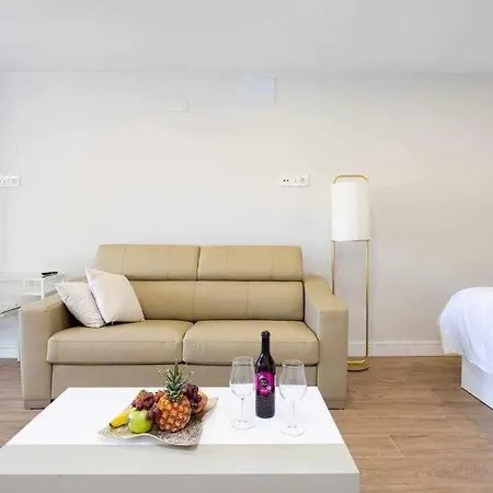 Sunnyland Martianez 1 Apartment